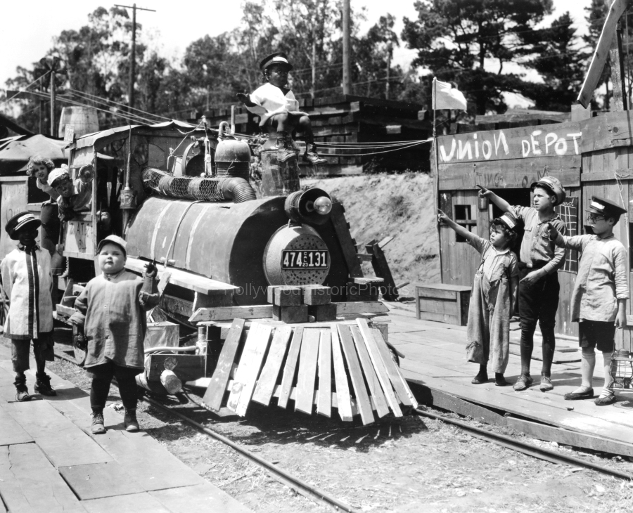 Our Gang 1929 Railroadin.jpg